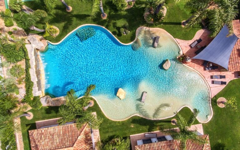 Vysnívaný murovaný bazén so skimmerom z 3D fólie SUBLIME ALKORPLAN3000 touch RENOLIT podľa projektovej dokumentácie
