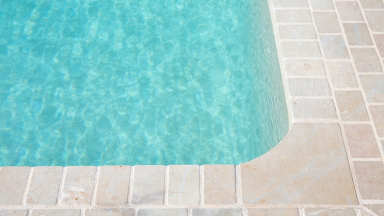 Exteriérový exkluzívny bazén na mieru, fóliový betónový z 3D fólie SUBLIME ALKOR3000 touch na kľúč